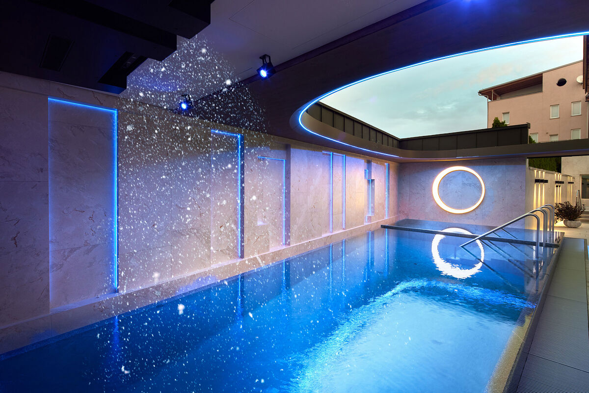 Kalt- und Eisbecken aus Granit im Wellnesshotel Jagdhof